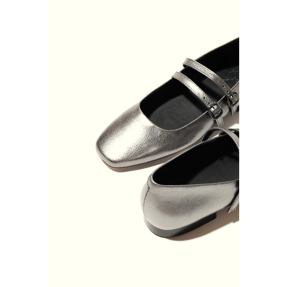 CANDY METAL SILVER – Mary-Jane-Flats mit Doppelriemen aus Metallic-Leder