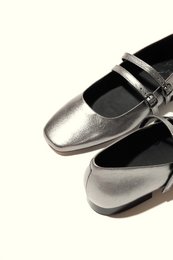CANDY METAL SILVER – Mary-Jane-Flats mit Doppelriemen aus Metallic-Leder