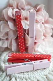 Wooden pegs set polka dot red 12 pcs in box Isabelle Rose