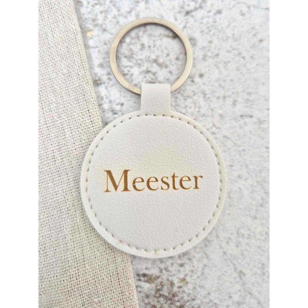 Leather pendant - White master