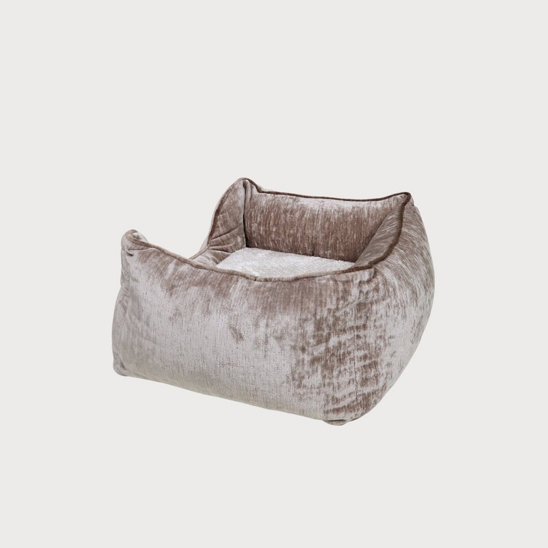Phoebe Luxury Dog Bed – Premium Velvet, håndlavet i Europa, moderne designerstil