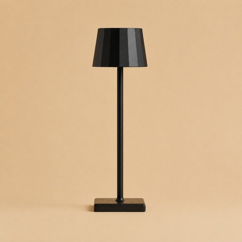 William Black genopladelig bordlampe