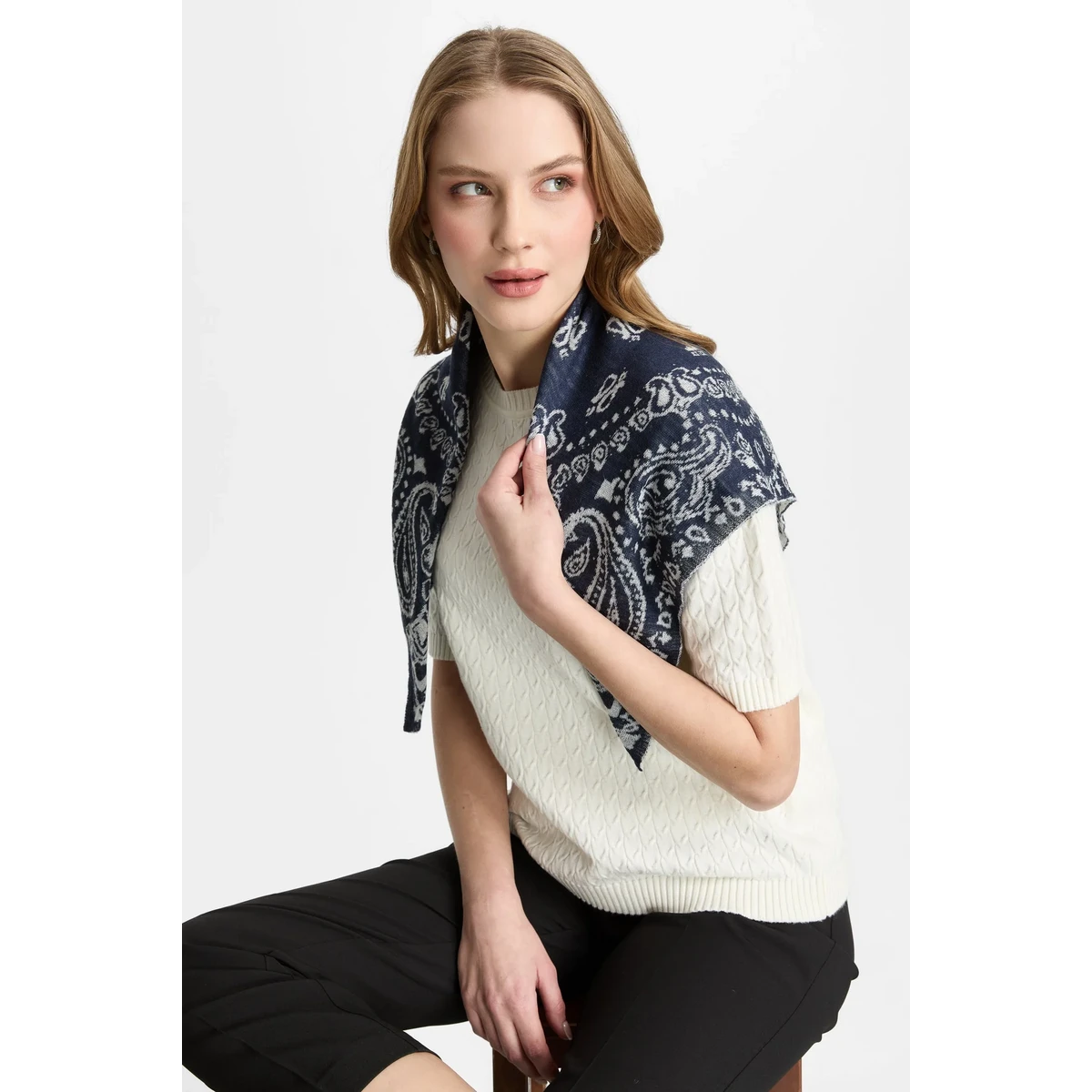 Mohair Pera Foulard (Navy-Beige)