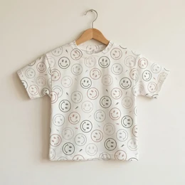 T-shirt per bambini con stampa di smiley