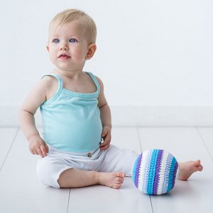 Crochet ball rattle