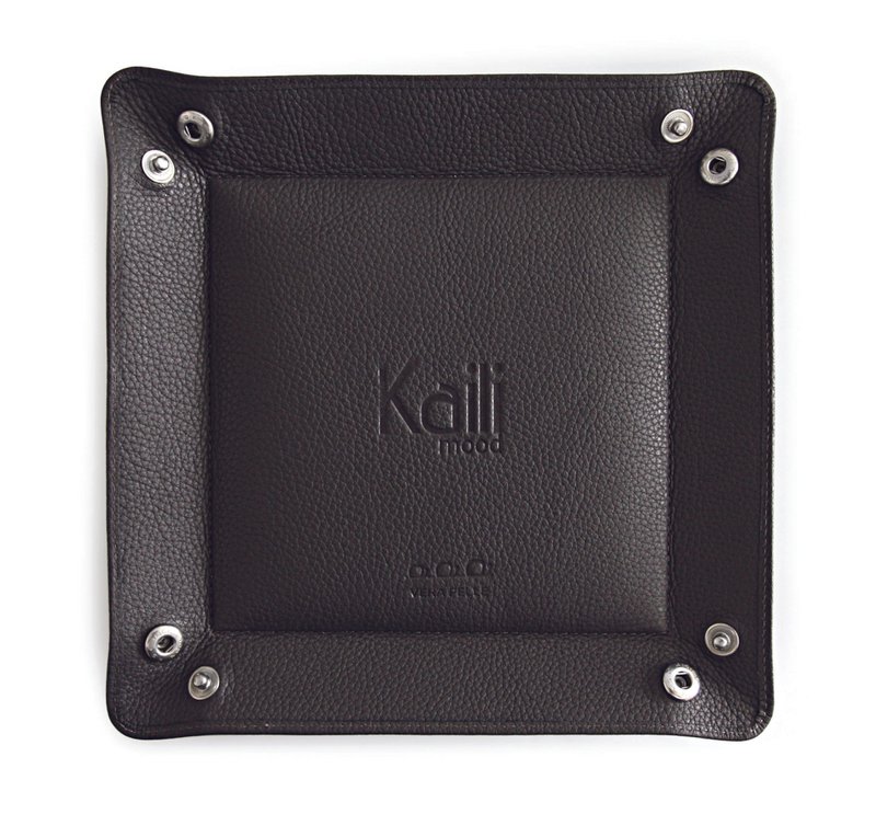 K0003FB | Plateau de poche en véritable cuir pleine fleur grain dollar - Coloris gris - Dimensions : 14 x 14 x 3 cm - Emballage : sachet TNT