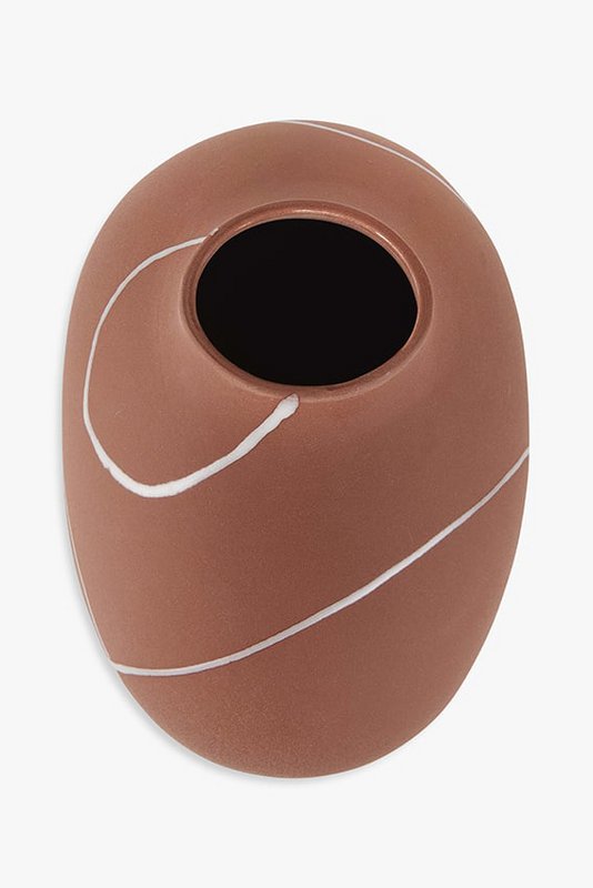 Handmade vase Iris from Portuguese ceramic terracotta 20 x 13 x 14.5 cm