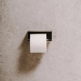 Portarrollos Bari – accesorios baño moderno con estante