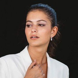 Drop-shaped earrings with white zircons