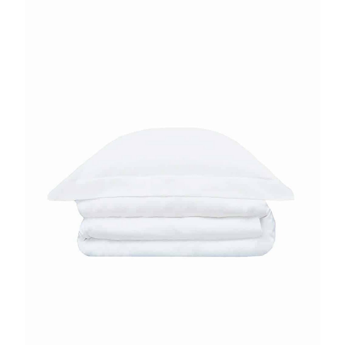 Juego de cama de satén blanco.