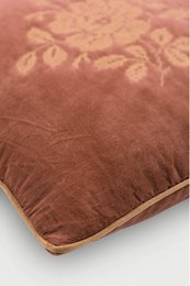 Pudebetræk | Camellia Rabarber Cross Stitch Pudebetræk fra Sanctuary Living