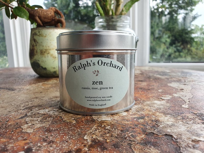 Bougie en cire naturelle parfumée Zen (Cassis, Rose & Thé Vert)