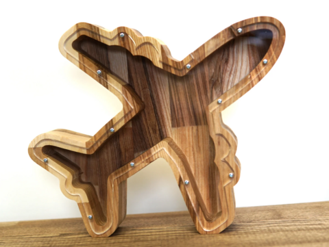 Sparschwein-Flugzeug aus Holz