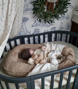 Teddy – beige gepersonaliseerd babynest, bontcocon met naam/inscriptie