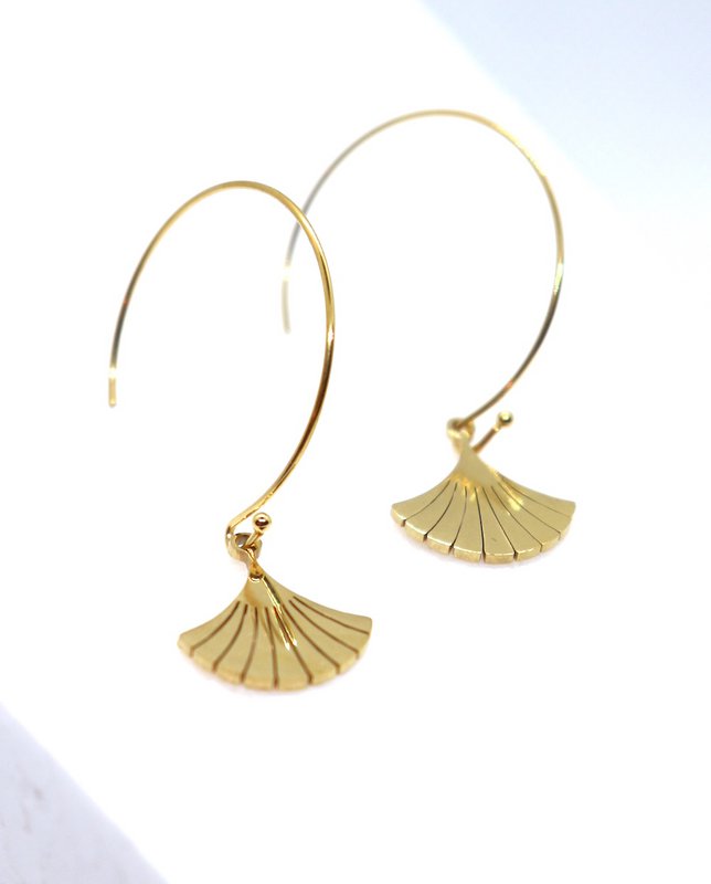Boucles d'oreilles créoles ouvertes en acier inoxydable de haute qualité avec pendentif ginkgo
