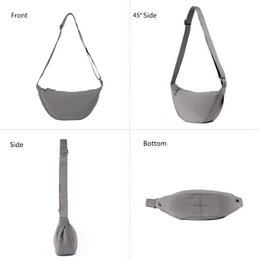 Bolso media luna con bandolera de nailon