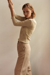 Mila bukser i beige/røde striber til kvinder
