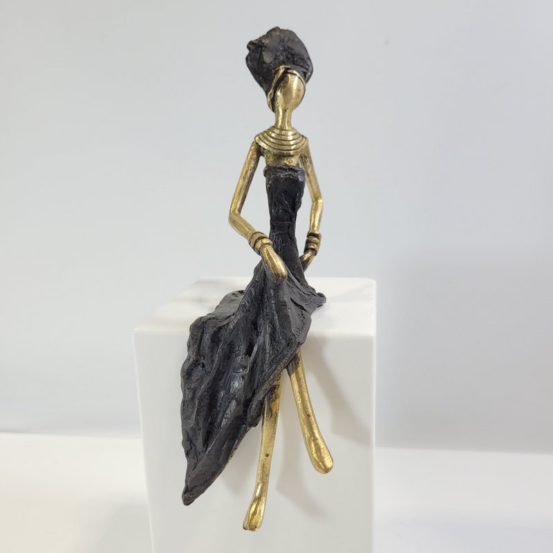 Bronze-Skulptur "Femme assise élégante" by Karim Sana | verschiedene Größen und Farben