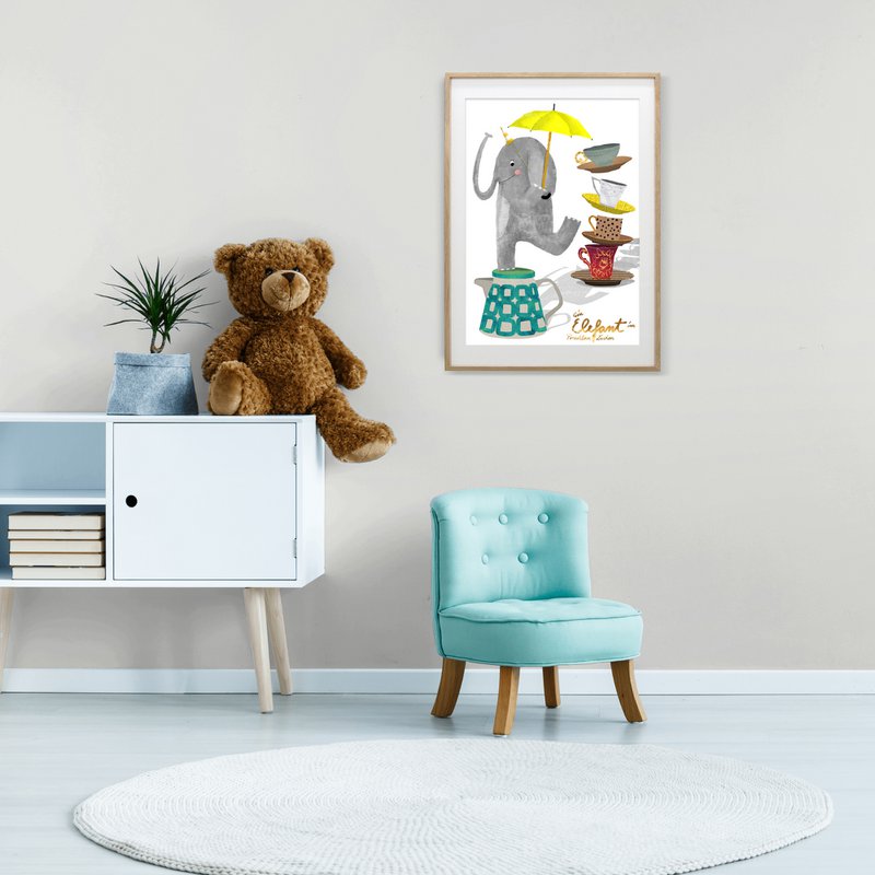 Poster - Olifant in een porseleinkast