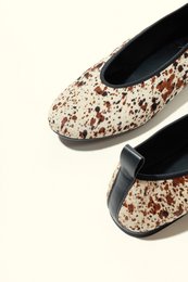 SONIA COW PRINT – Hair-On-Lederballerinas mit Zuglasche