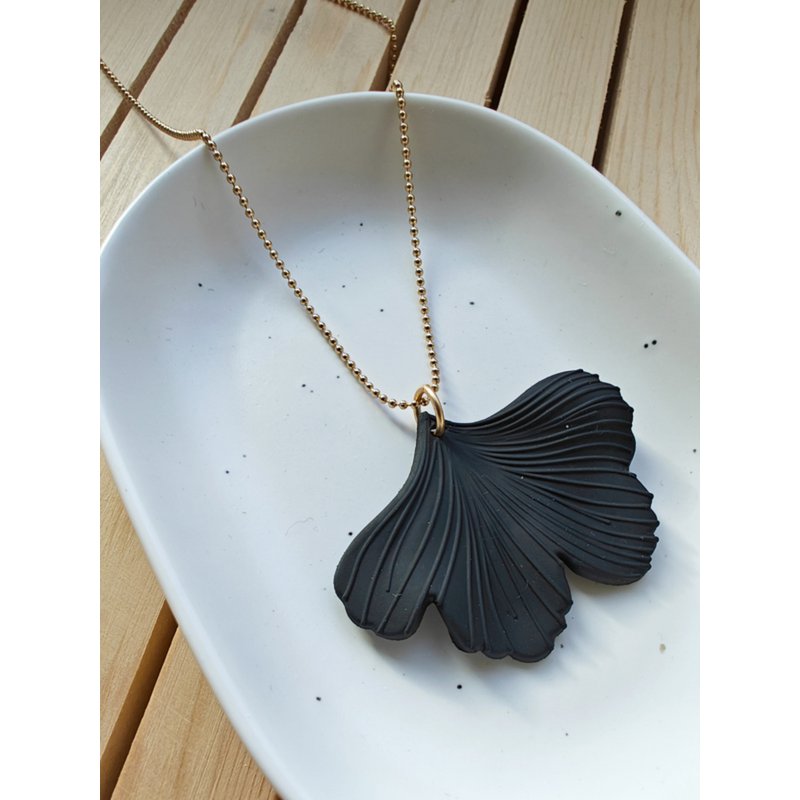 Ginkgo (black)