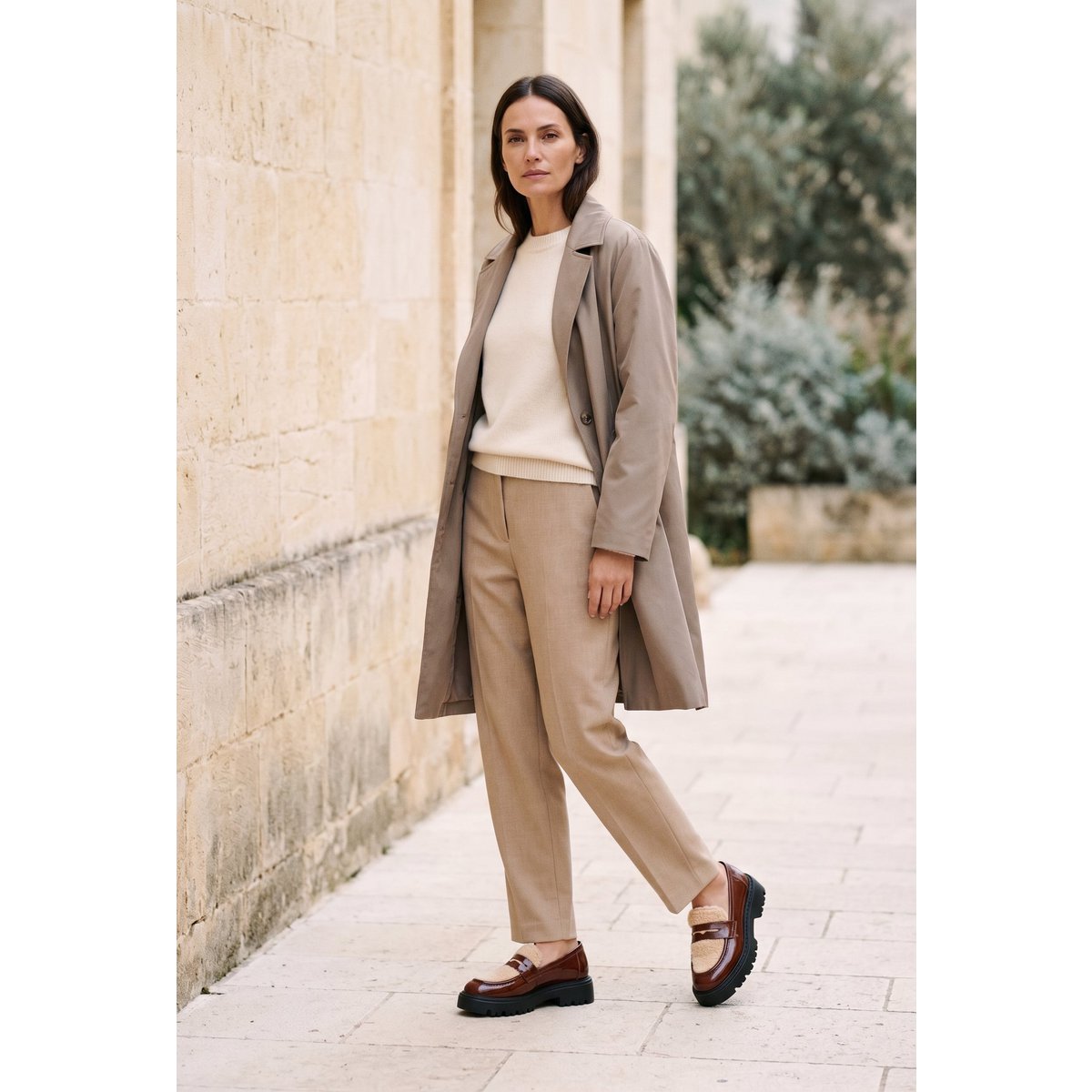 LISSY CASTAGNA BRUIN – Leren loafers met imitatiebontdetail