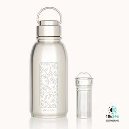 Stainless steel insulated bottle, 700ml capacity, with infuser, in cherry color. Durable and functional design suitable for everyday use.