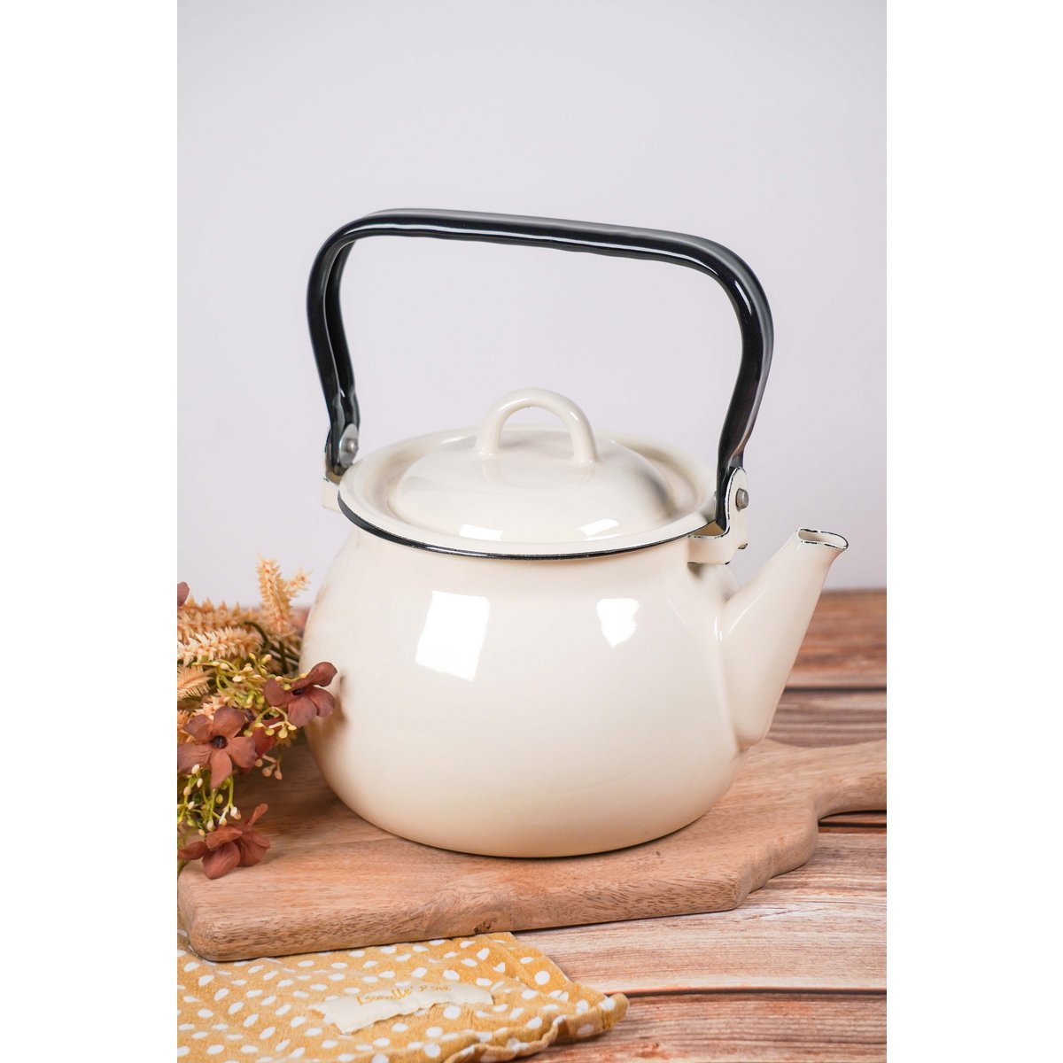 Enamel Kettle Milk 2,5 l Isabelle Rose