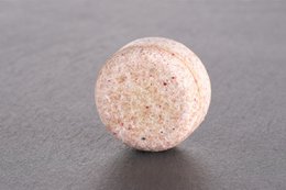 NUTS and BERRIES - Solid hair shampoo with clay powder, plum seed oil and grape seed and raspberry seed extract