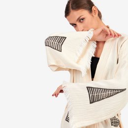 Pyramidenlanger Kimono