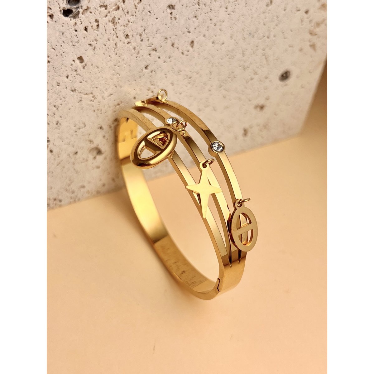 Bracelet Jonc  à breloques en acier