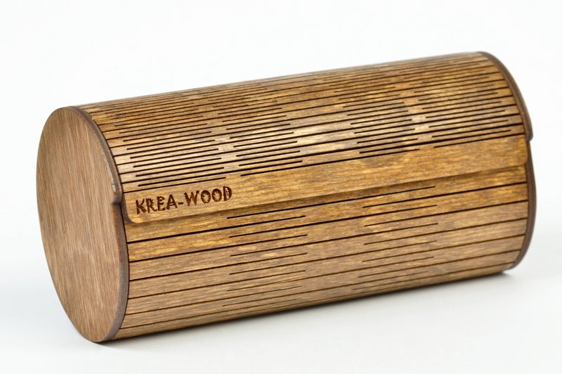 Krea-Wood handmade glasses case made of birch wood with magnets. Brown colour