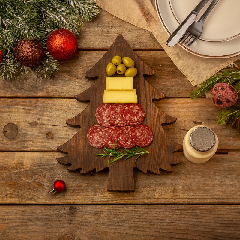 Planche à découper en bois en forme d'arbre pour la préparation quotidienne, le service de collations et la présentation de cuisine rustique