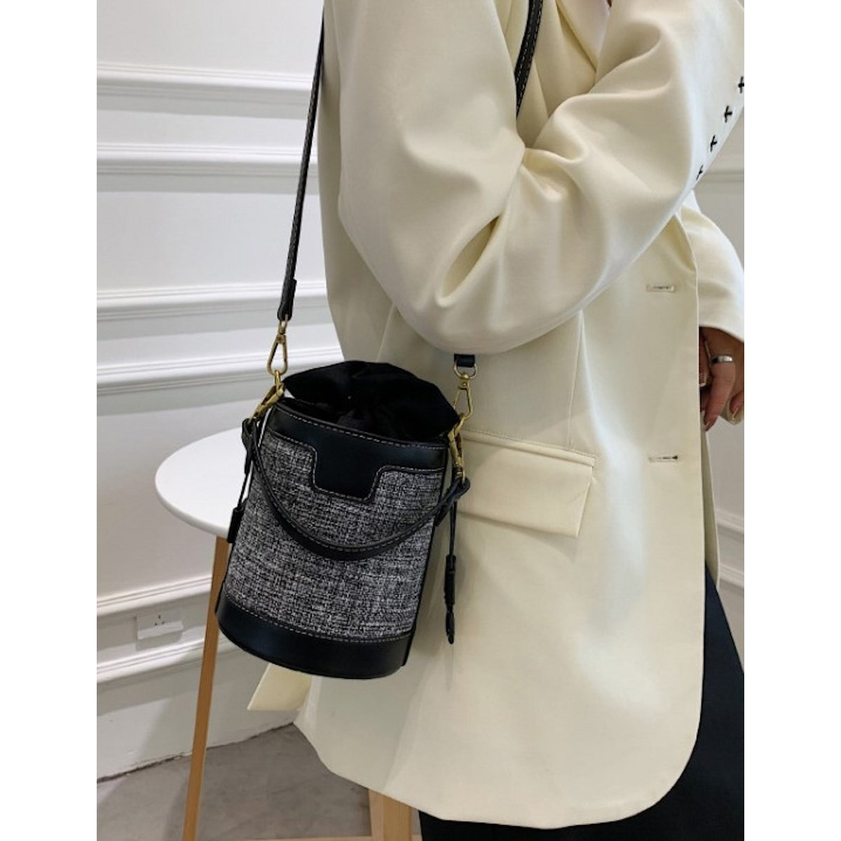AnBeck Small Bucket Crossbody-håndtaske (2 farvemuligheder)