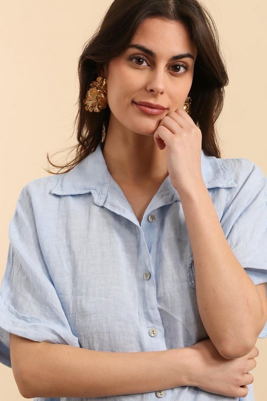 Camicia con un riferimento di fiori di lino. 20341