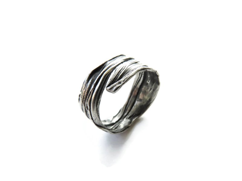 Bague Ajustable Argent Oxydé – Sculpturale Organique