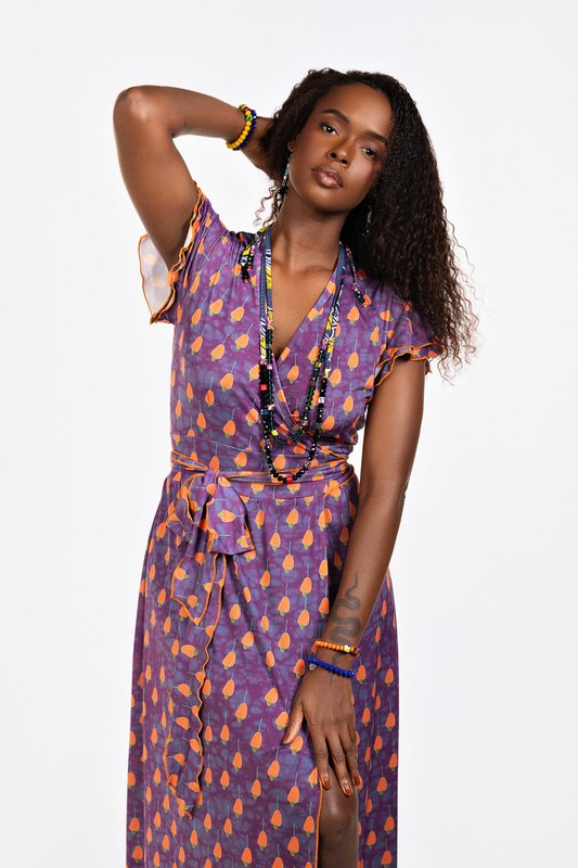 Vestido de billetera oxum manga voladora Caju mûr