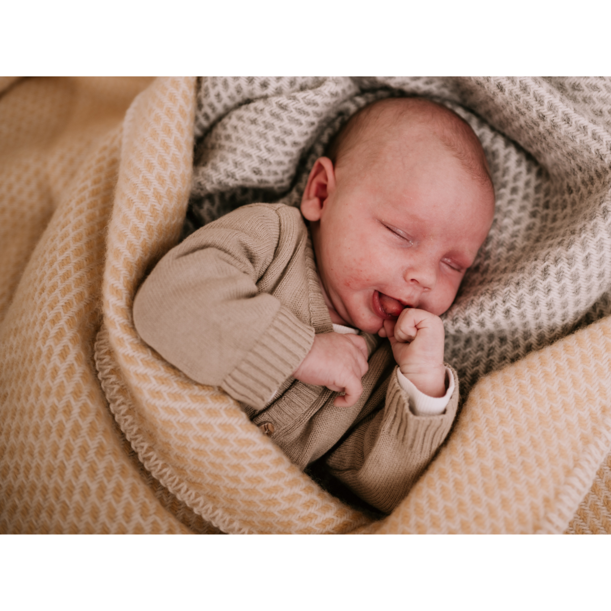 Crib blanket wool - Soft yellow