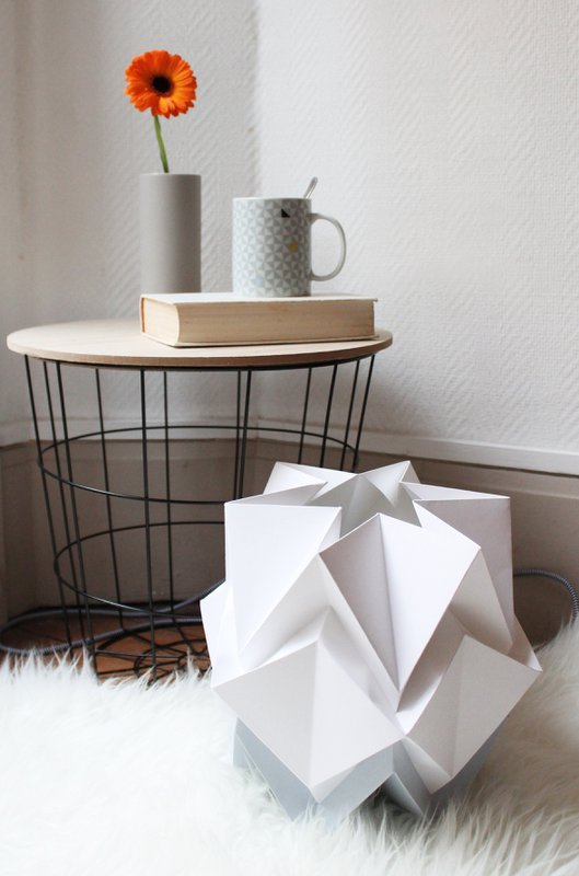Tweekleurige origami papieren tafellamp - maat M