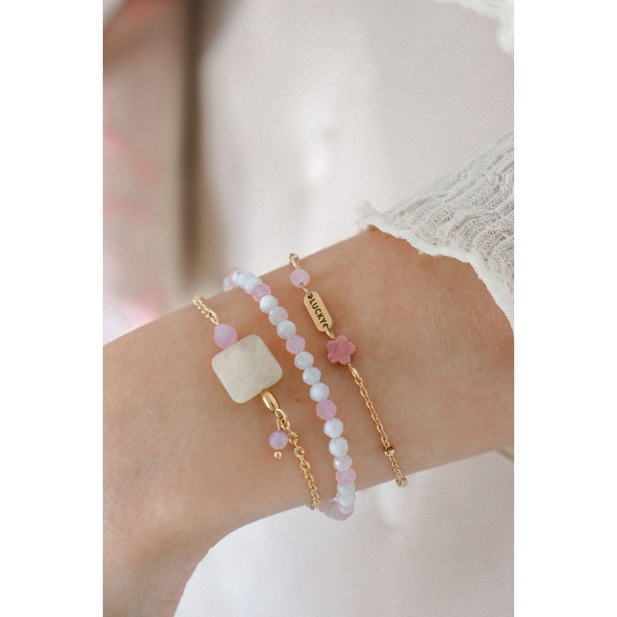 Jade- und Kunzit-Armband – Gold