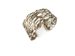 Bracciale largo in bronzo patinato – Traforato organico
