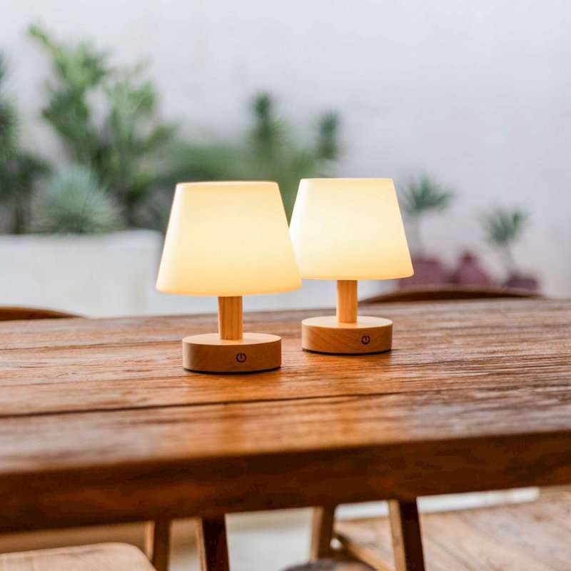 Teddy lichtbruine houten oplaadbare tafellamp