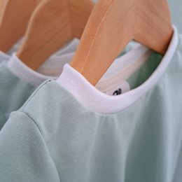JF | playera con cuello vuelto relajada