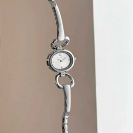 Herald – Damen-Quarzuhr im Vintage-Stil in Burgunderrot mit ovalem Gehäuse