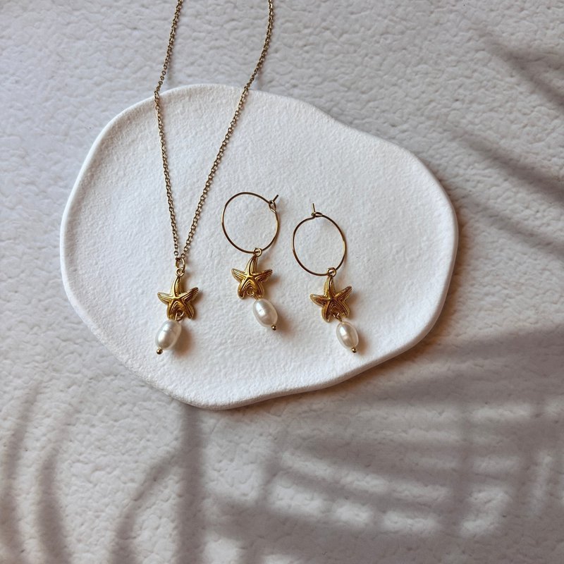 Marine Dream - Starfish and Pearl Hoop Earrings