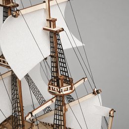 Galeone aus Holz mit LED-Beleuchtung – 3D-Holzpuzzle 583 Teile, Schiffsmodell mit Segeln und Takelage, Modellbausatz ab 12