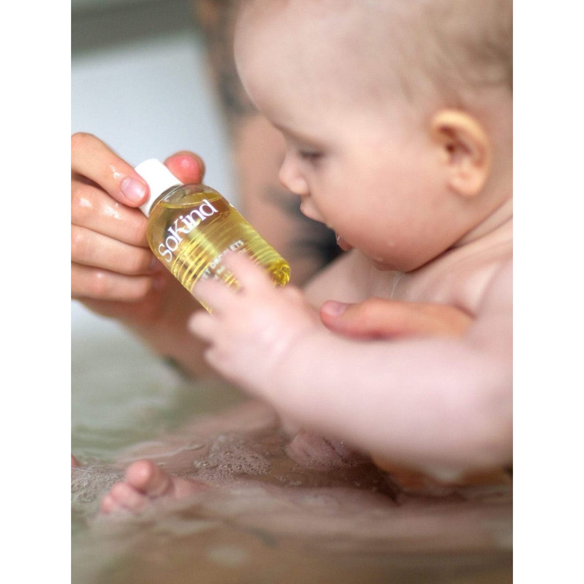 Velvet Droplets Nurturing Baby Bath Oil