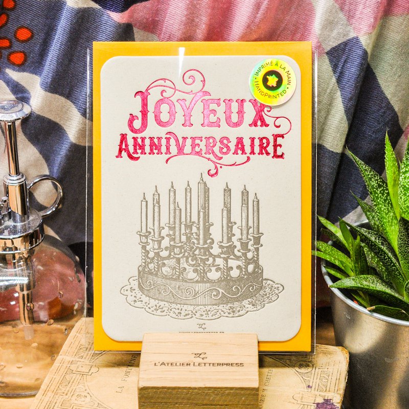 Kartka typograficzna Happy Birthday Cake, czerwona (z kopertą)
