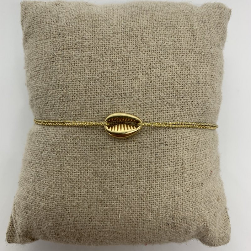 Small Golden Shell Bracelet