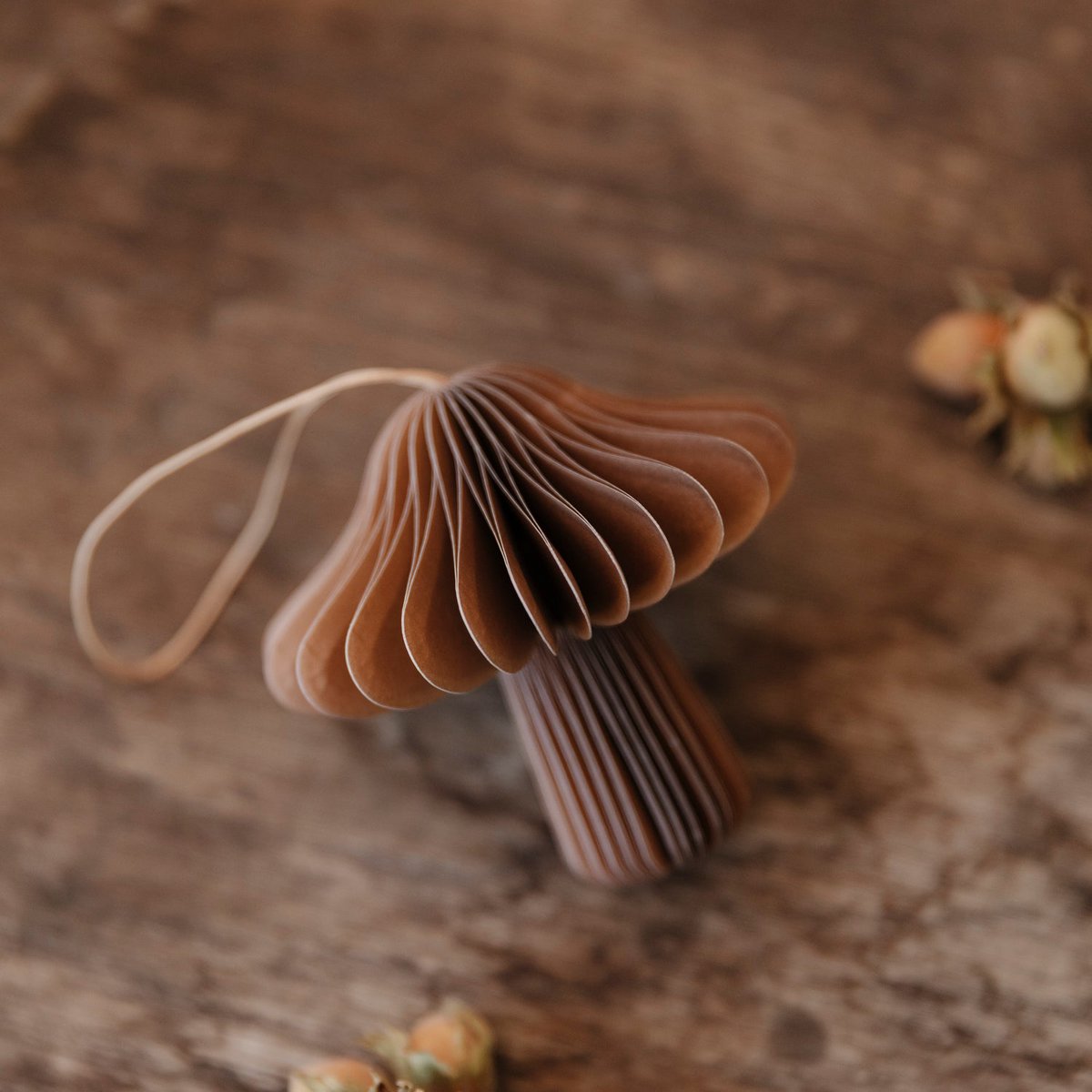 Paper pendant mushroom - brown